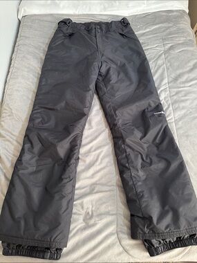 Outdoor gear women’s unisex Insulated Snow ski pants- Weather-Ready Sz Medium